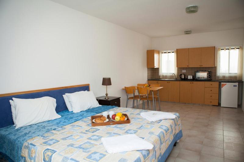 Alecos Hotel Apartments Paphos Zimmer foto